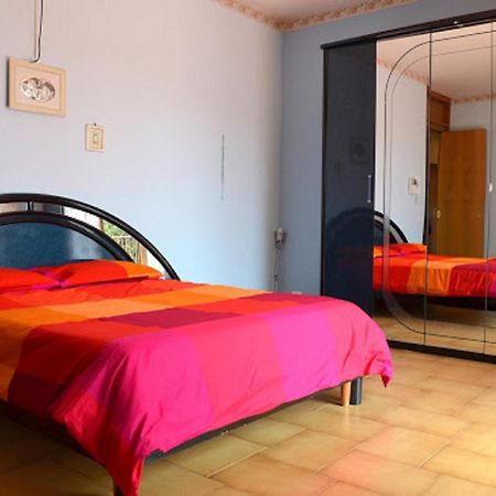 B&B Le Tre Rose Di Maria Pedara Exteriör bild