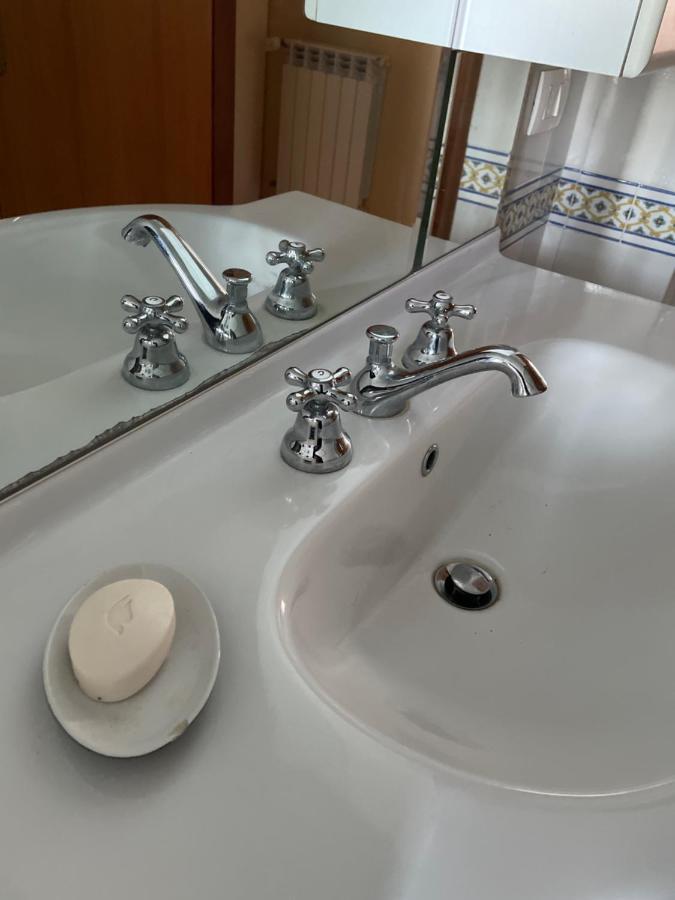 B&B Le Tre Rose Di Maria Pedara Exteriör bild