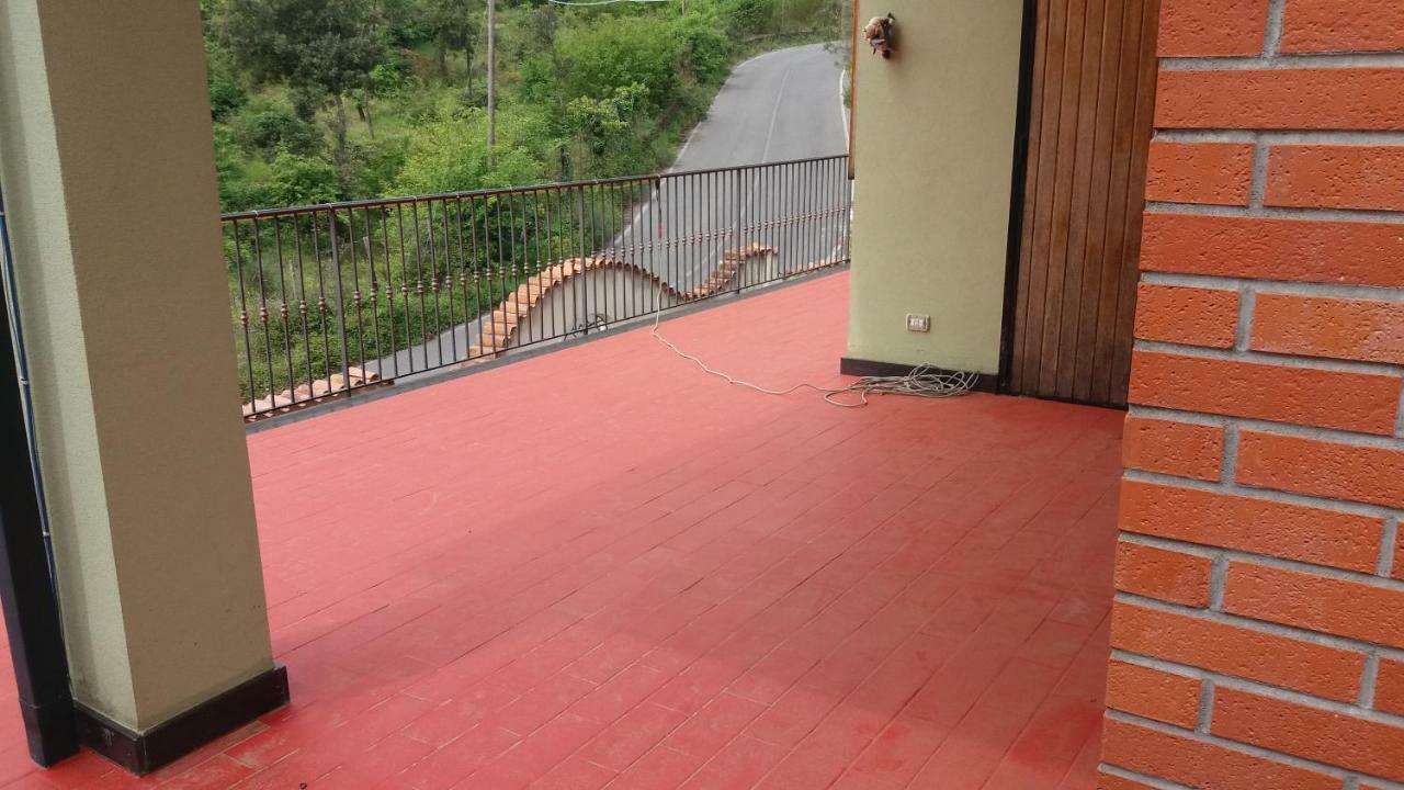 B&B Le Tre Rose Di Maria Pedara Exteriör bild