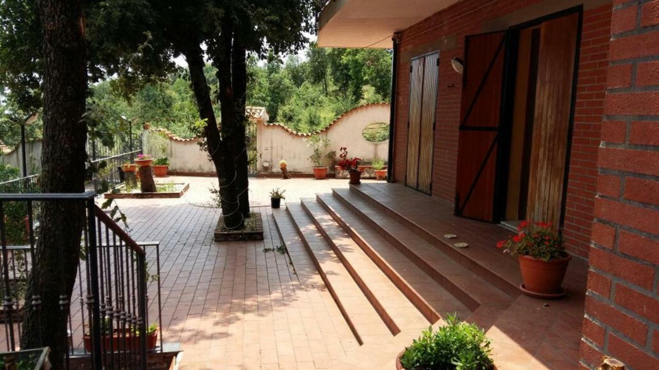 B&B Le Tre Rose Di Maria Pedara Exteriör bild